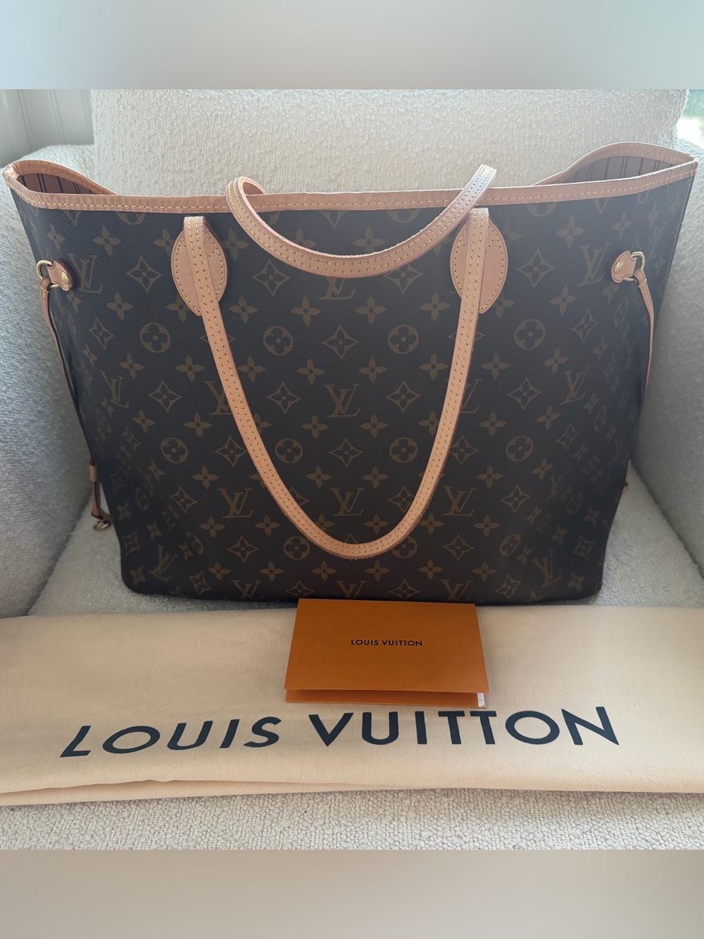Louis Vuitton Neverfull GM Monogram Canvas Tote with Light Vachetta Trim